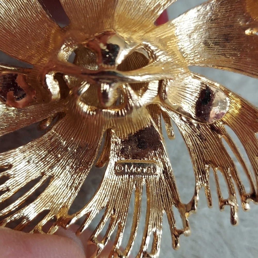 Monet Vintage signed Large Huge Cardelia Flower Brooch Gold Tone Pin - Picture 7 of 10